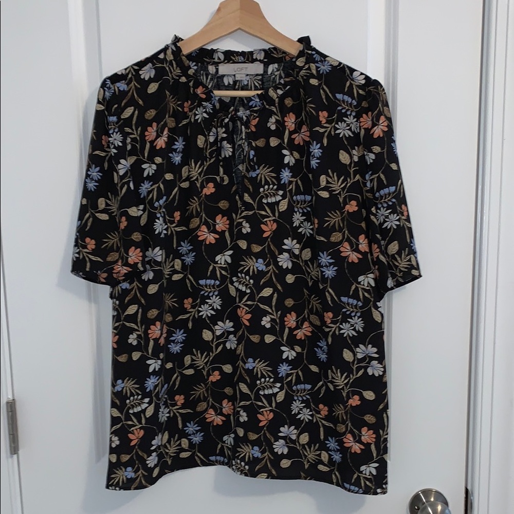 LOFT Floral Black Mixed Media Top size XL very flowy